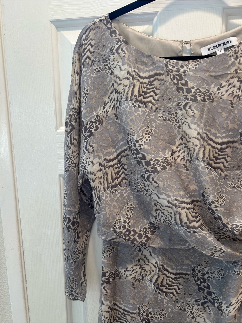 Elizabeth and James Animal Print Draped Long Sleeve Mini Dress Size 4 - Picture 2 of 16